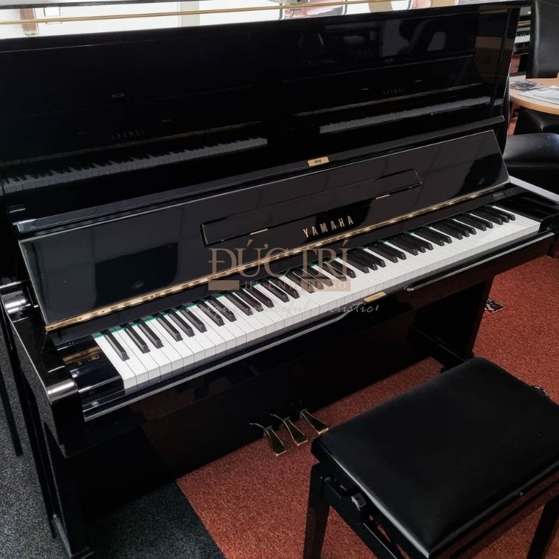 Hình ảnh cận cảnh Đàn Piano Cơ Yamaha YU30CE Upright