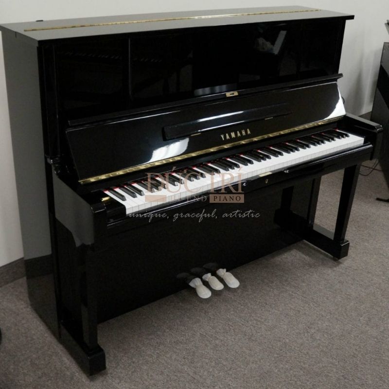 Hình ảnh cận cảnh Đàn Piano Cơ Yamaha YU3CE Upright