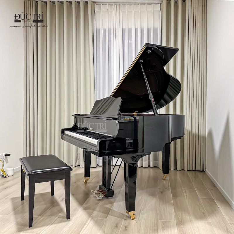 Hình ảnh đàn piano đã được nhân viên của Piano Đức Trí hỗ trợ vận chuyển và lắp đặt sau khi sử dụng dịch vụ vận chuyển đàn piano