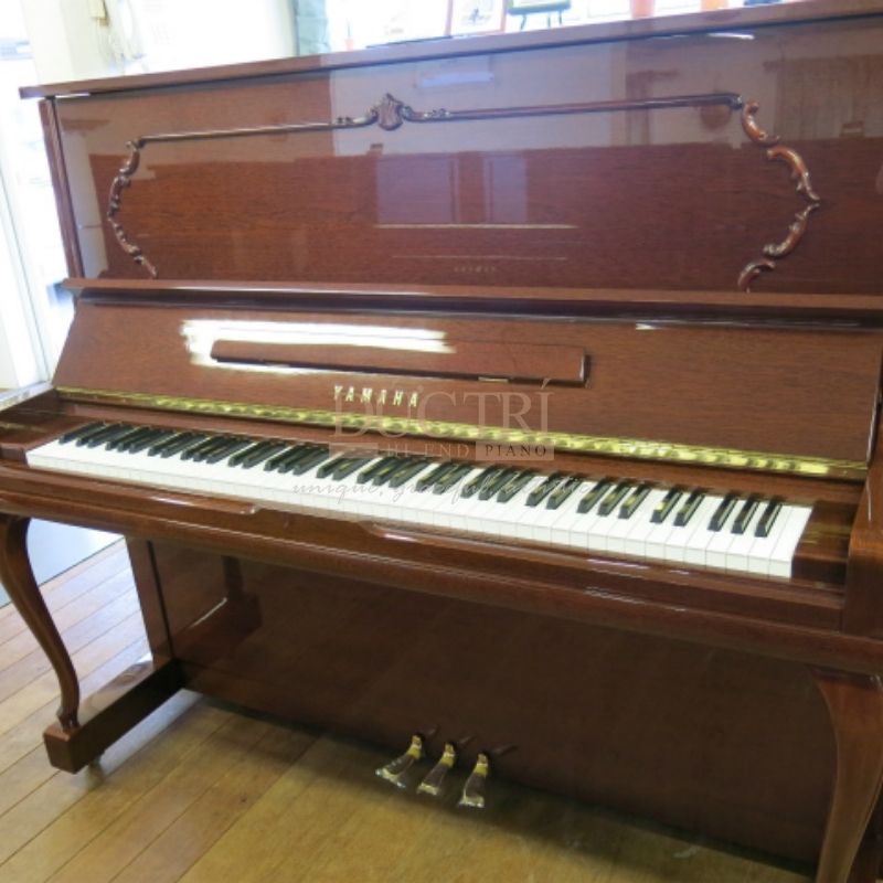 Hình ảnh góc nghiêng Đàn Piano Cơ Yamaha YU30MhC Upright