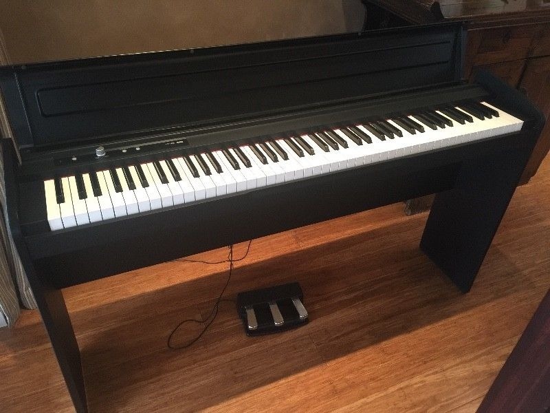 Piano Korg LP Series