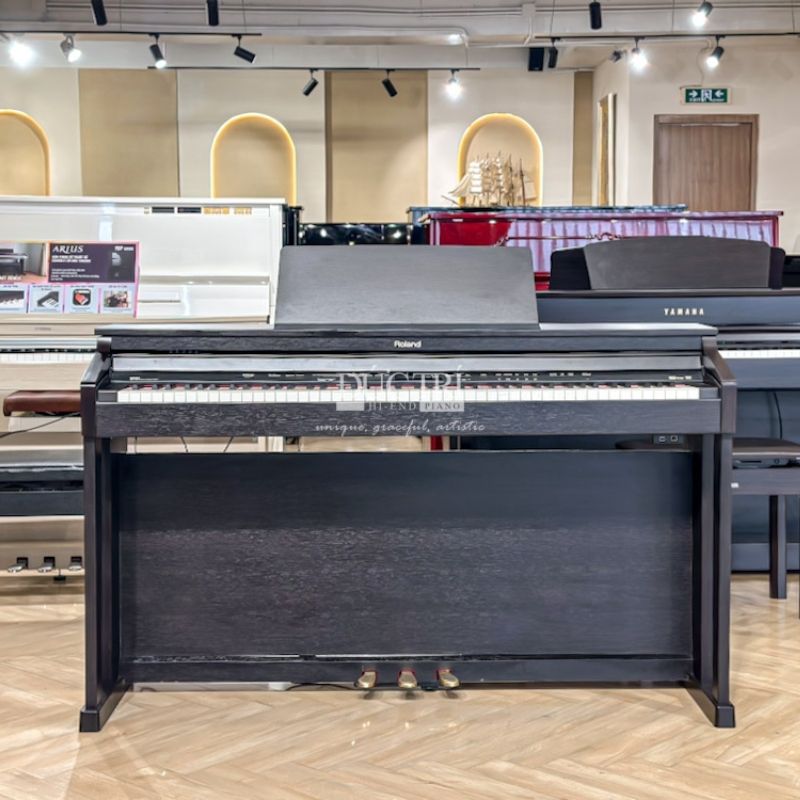 Roland HP-601 1 Đàn Piano Roland HP-601 được trưng bày tại Showroom của Piano Đức Trí