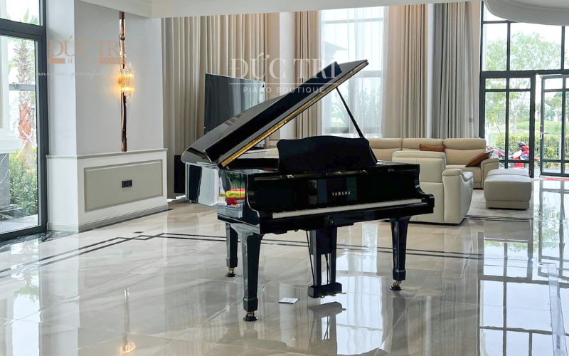 Bàn giao đàn Grand Piano Yamaha G1B Disklavier đến Đồng Nai 2 Đàn piano Yamaha G1B được trưng bày giữa nhà