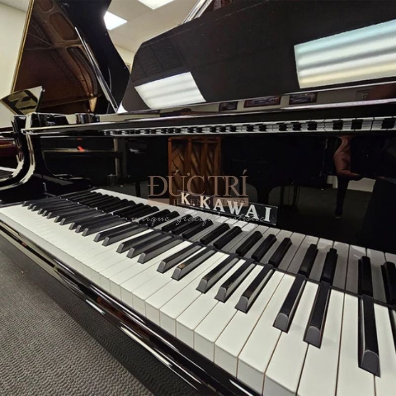 Kawai GL40 4 Góc cạnh của Đàn Piano Kawai GL40