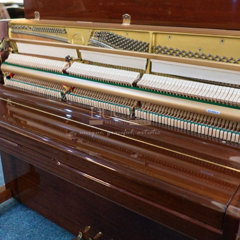 Yamaha W102 6 Góc cạnh của Đàn Piano Yamaha W102