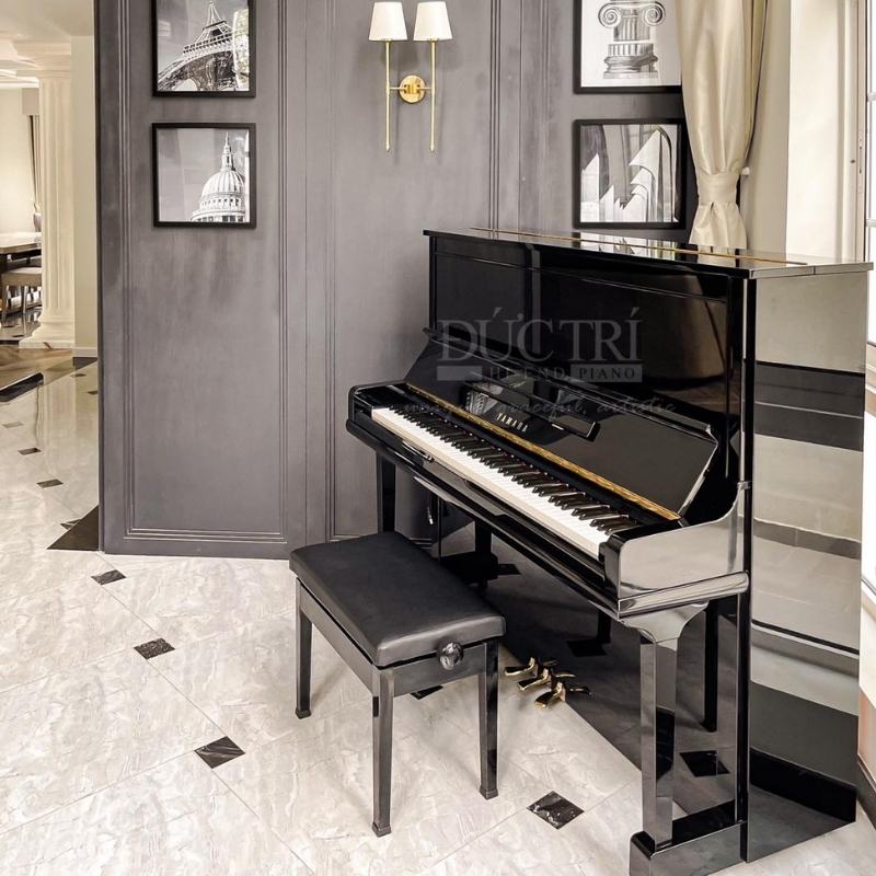 Yamaha U1 15 Góc cao nhìn xuống đàn piano Yamaha U1