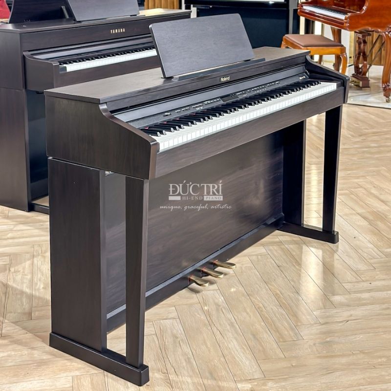 Roland HP-601 7 Góc chéo của Đàn Piano Roland HP-601