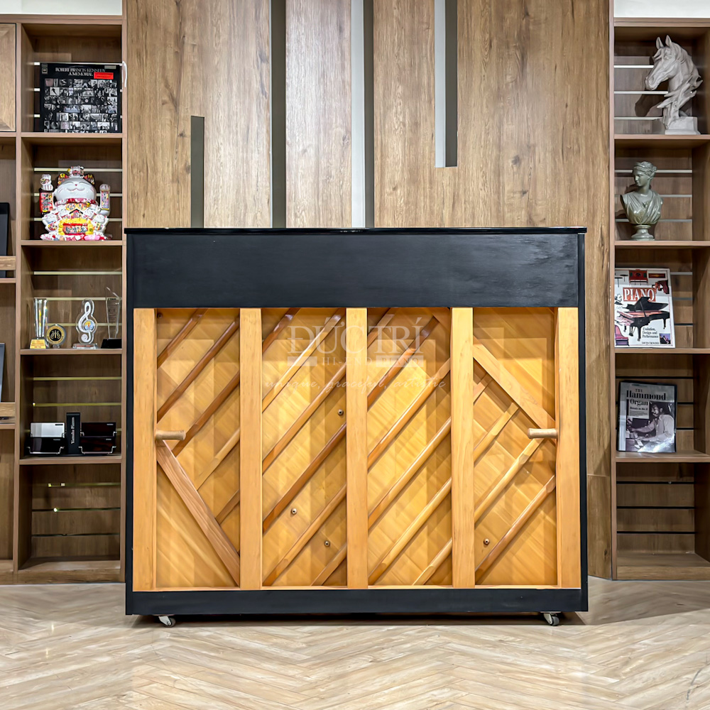 Yamaha YUS3 12 Đàn Piano Yamaha YUS3 sở hữu Soundboard bằng gỗ vân sam nguyên khối & Dây đàn thép cacbon xử lý chống oxi