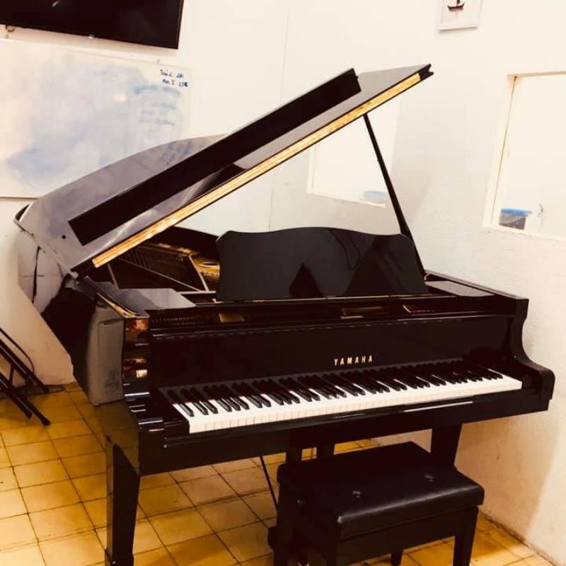 Yamaha C7B 18 Yamaha C7B được Piano Đức Trí bàn giao đến 1 trung tâm dạy nhạc ở Gò Vấp