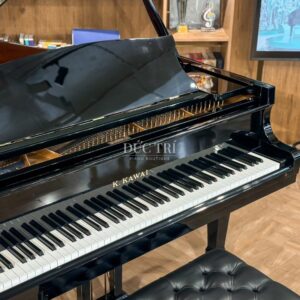Bàn phím và logo piano Kawai KG-3D