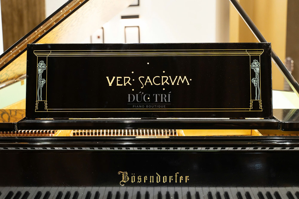 Bösendorfer Secession 3 Bösendorfer Secession đang được trưng bày tại showroom Piano Đức Trí