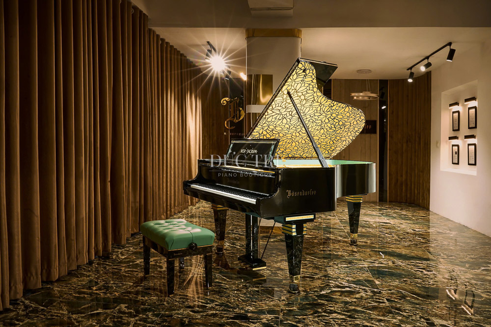 Bösendorfer Secession 1 Bösendorfer Secession đang được trưng bày tại showroom Piano Đức Trí