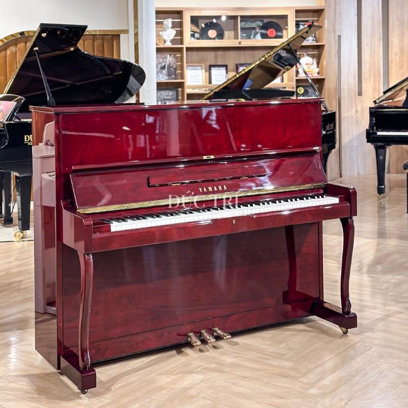 Yamaha W110BB 12 Đàn Piano Yamaha W110BB được trưng bày tại Showroom của Piano Đức Trí