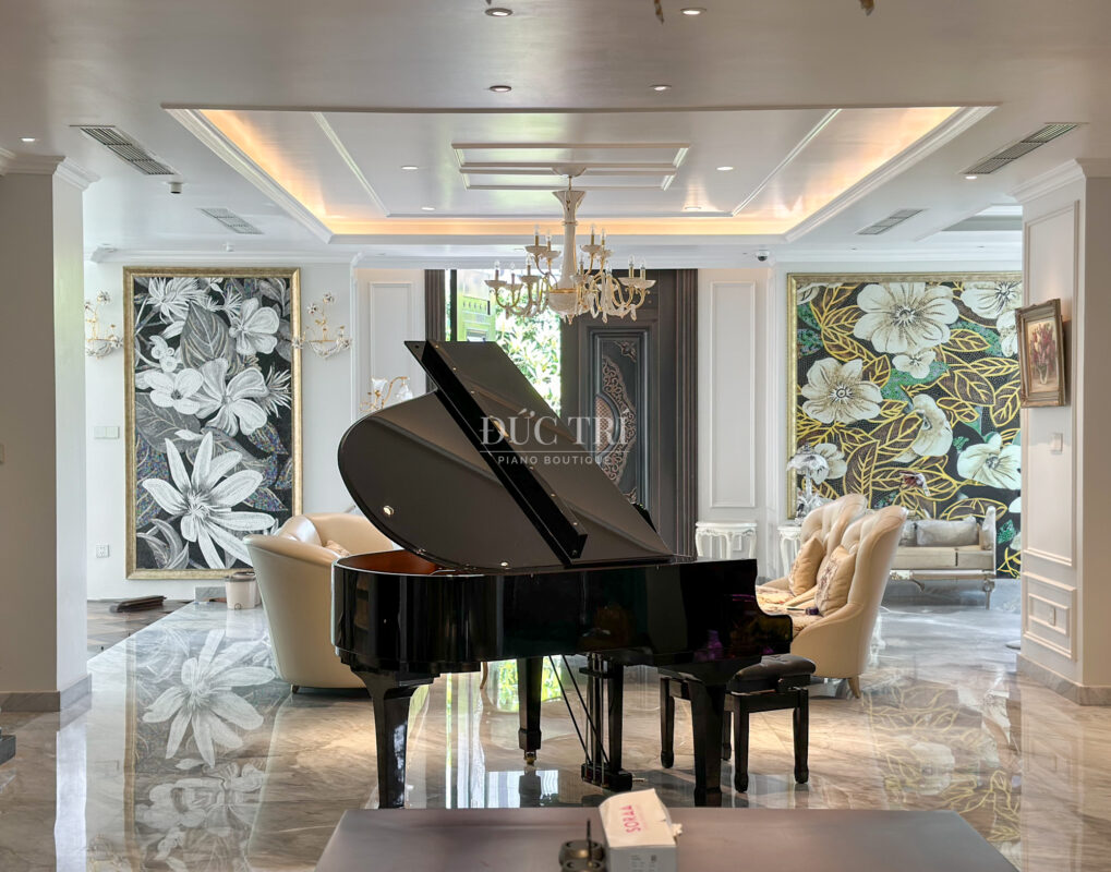 Bàn Giao Grand Piano Yamaha C1 Đến Cô Mai Hồng Quỳ 4 Góc nhìn toàn diện của Grand Piano Yamaha C1