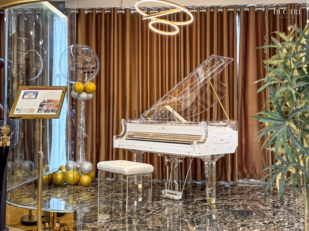Schreiner & Söhne Crystal SG168 3 Schreiner & Sohne Crystal SG168 tại showroom Piano Đức Trí