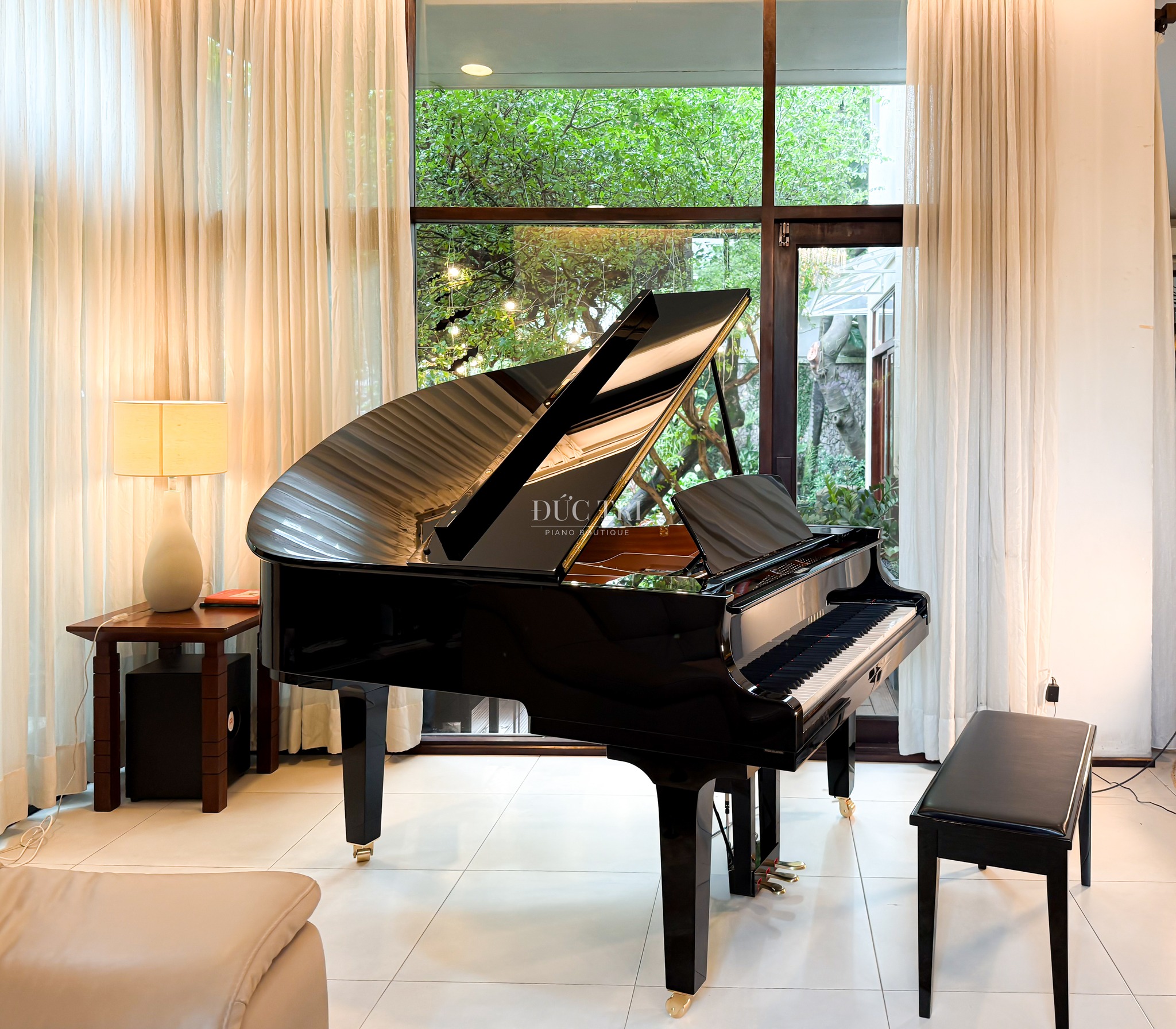 Yamaha DC2X Disklavier 7 Toàn cảnh đàn Yamaha DC2X Disklavier trong không gian phòng khách